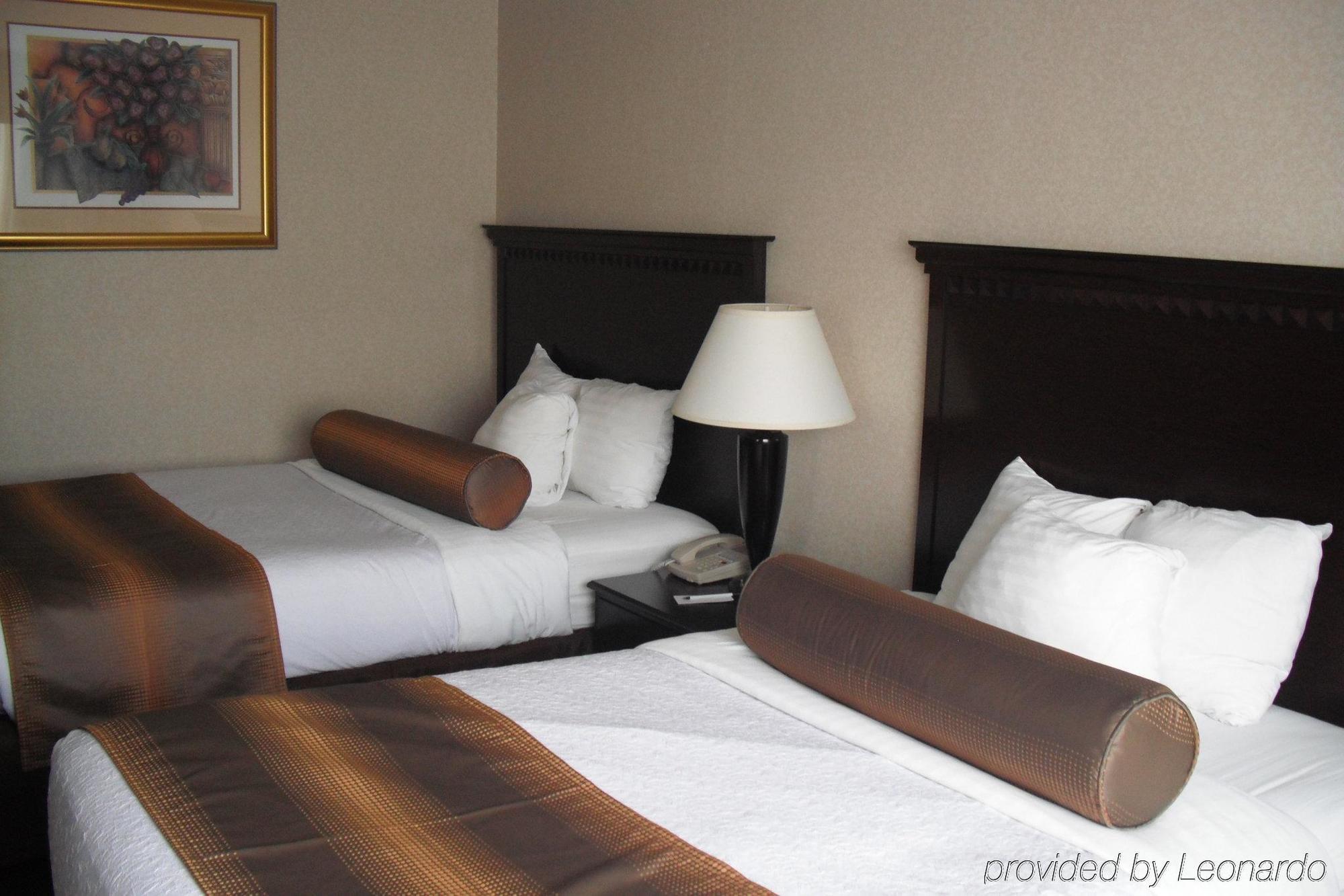 Quality Inn & Suites East Syracuse - Carrier Circle Room photo